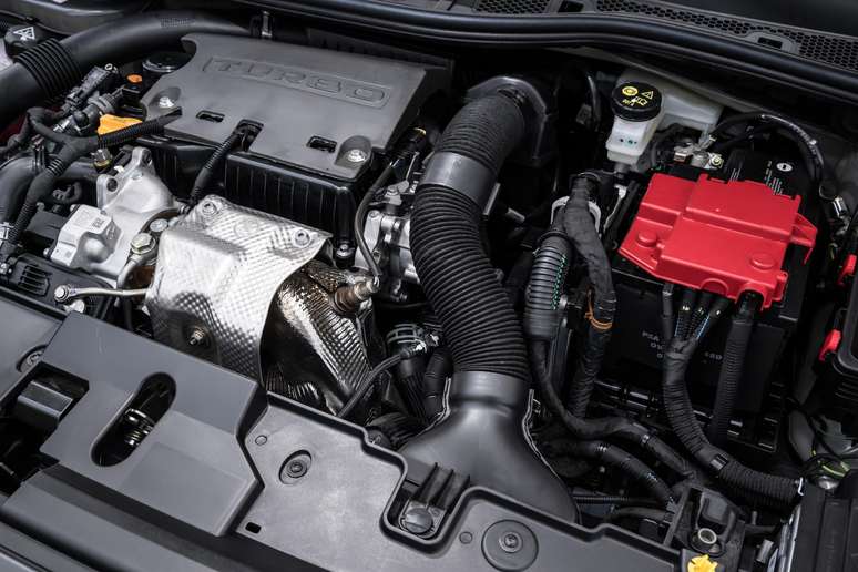 Novo Peugeot 208 GT Hybrid 2026