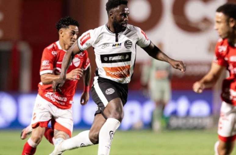 Vila Nova e&nbsp; Athletic jogam no OBA, em Goi&acirc;nia.&nbsp; Time da casa sai na frente, mas mineiros chegam ao 1 a 1.&nbsp;