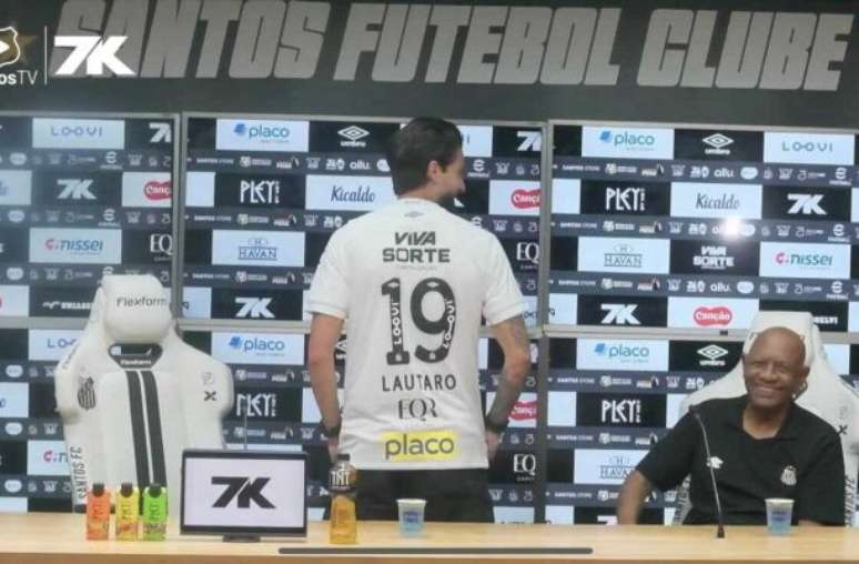 Lautaro D&iacute;az &eacute; apresentado no Santos &ndash;