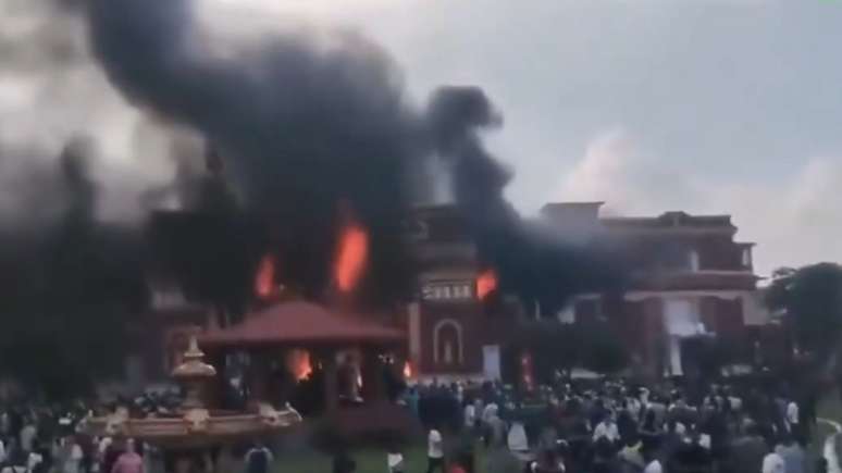 Rajyalaxmi Chitrakar, esposa do ex