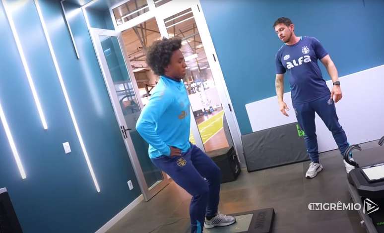 Willian se prepara para estrear pelo Gr&ecirc;mio contra o Internacional &ndash; Reprodu&ccedil;&atilde;o/Gr&ecirc;mioTV