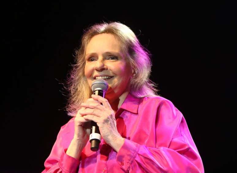 Corpo de Angela Ro Ro ser&aacute; velado nest ter&ccedil;a-feira, 9; cantora ficou conhecida por sua voz rouca e &uacute;nica