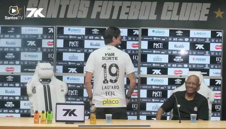 Lautaro D&iacute;az &eacute; apresentado no Santos &ndash;