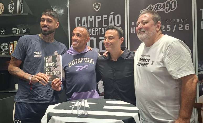 Barboza participa de lan&ccedil;amento de livro &ndash;