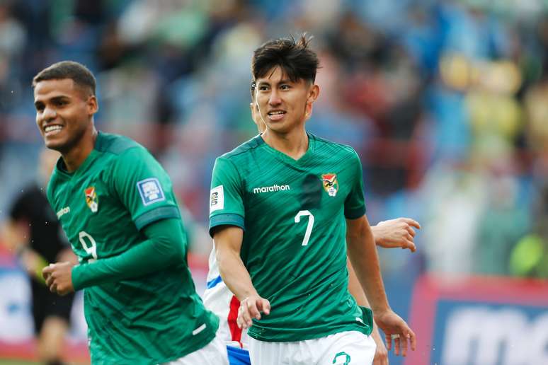 Enzo e Miguelito comemorando um gol da Bolívia 