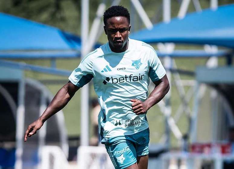 Sinisterra j&aacute; estreou no Cruzeiro e vira op&ccedil;&atilde;o para confronto na Copa do Brasil &ndash;