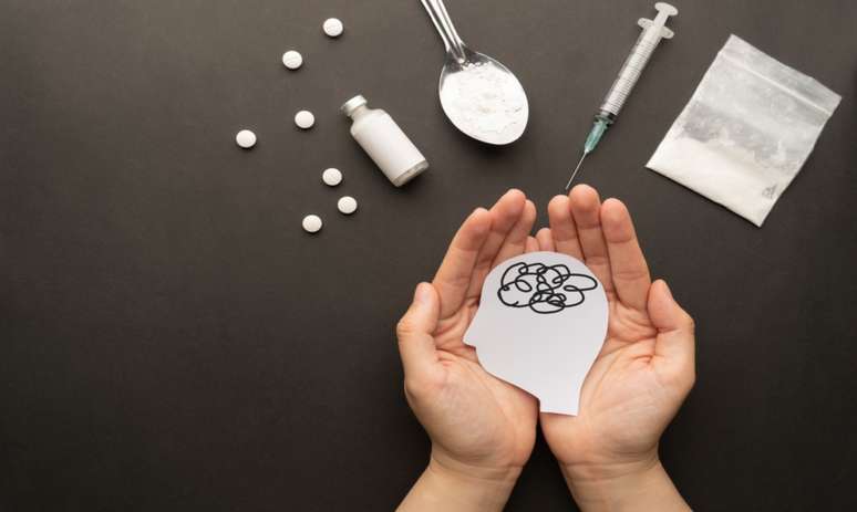 H&aacute; cura? Como &eacute; o tratamento? Entenda como se caracteriza a depend&ecirc;ncia qu&iacute;mica