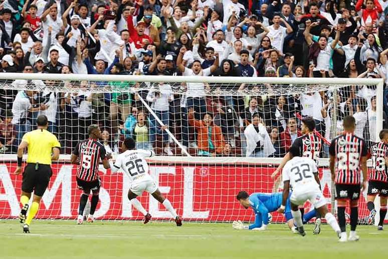 S&atilde;o Paulo enfrentou a LDU em 2023 e teve dificuldades em Quito &ndash;