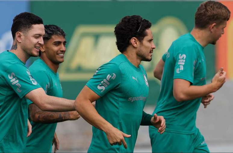 Raphael Veiga volta ap&oacute;s tratar les&atilde;o no p&uacute;bis &ndash;