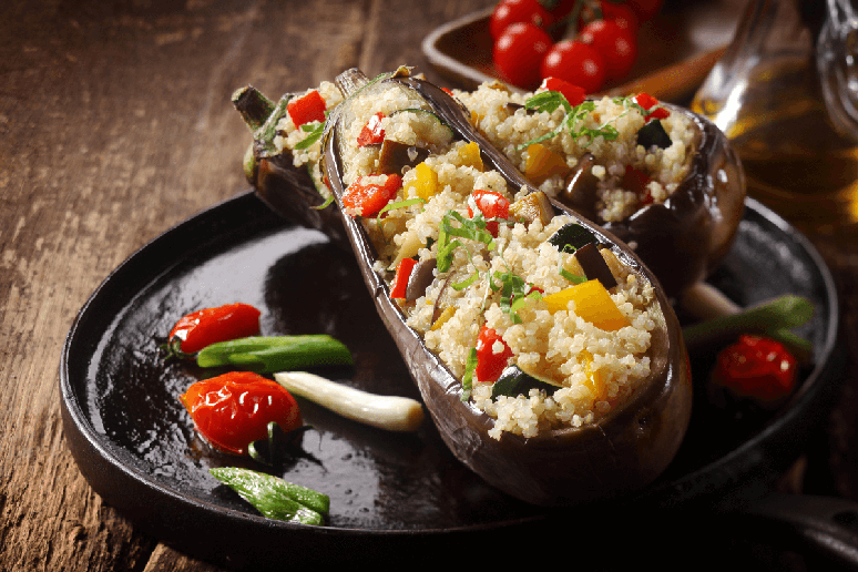 Eggplant full of quinoa and vegetables Eggplant full of quinoa and vegetables