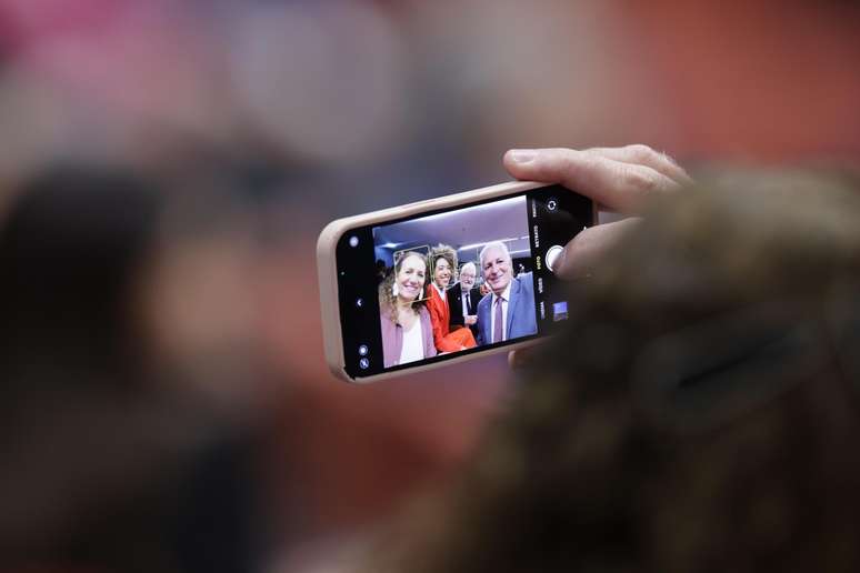 Deputados ligados ao governo Lula marcam presença no 3º dia do julgamento que pode condenar Bolsonaro por tentativa de golpe de Estado 