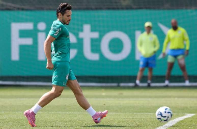 Raphael Veiga volta ap&oacute;s tratar les&atilde;o no p&uacute;bis &ndash;