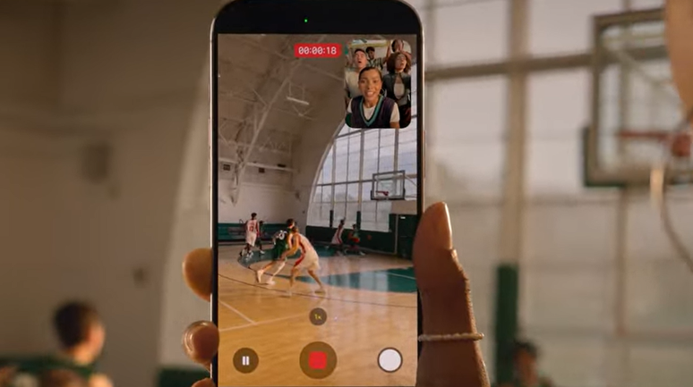 The new iPhone helps to centralize the user during video calls The new iPhone helps to centralize the user during video calls