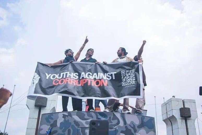 Grupos da gera&ccedil;&atilde;o Z lideram protestos, mas afirmam n&atilde;o estarem envolvidos em atos violentos