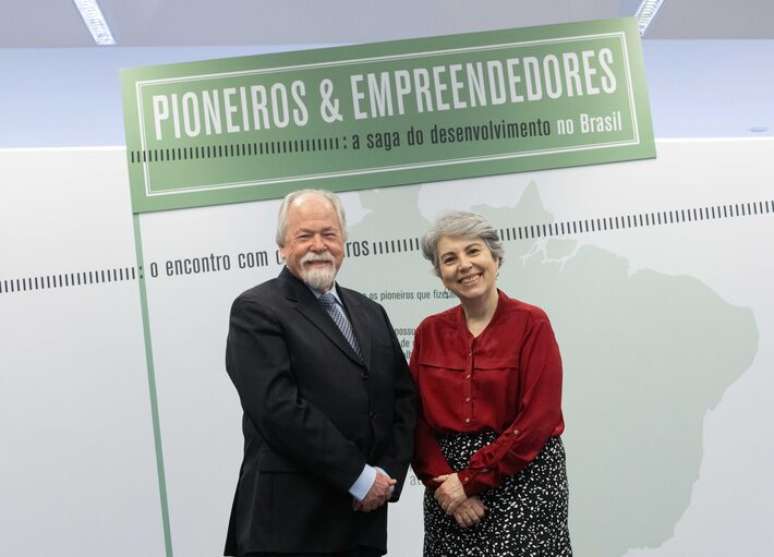Jacques Marcovitch, a former Dean of USP, and Maria Dolores Montoya Diaz, director of Fea, organizers of the exhibition 'Pioneer & Entrepreneurs: The Saga of Development in Brazil'. Jacques Marcovitch, a former Dean of USP, and Maria Dolores Montoya Diaz, director of Fea, organizers of the exhibition 'Pioneer & Entrepreneurs: The Saga of Development in Brazil'.