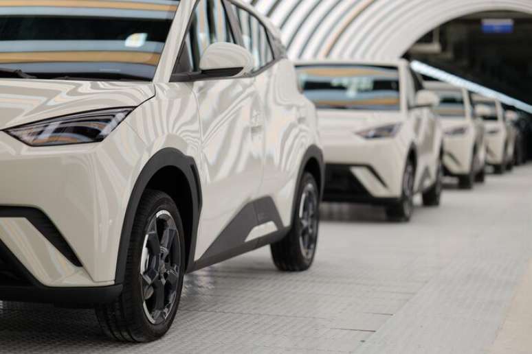 BYD abre f&aacute;brica em Cama&ccedil;ari