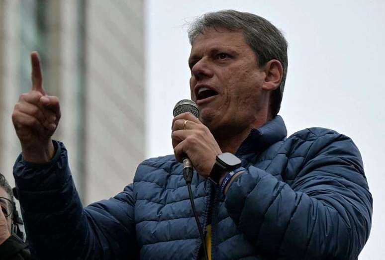 O governador de S&atilde;o Paulo, Tarc&iacute;sio de Freitas (Republicanos), discursou em ato na Avenida Paulista em defesa do ex-presidente Jair Bolsonaro