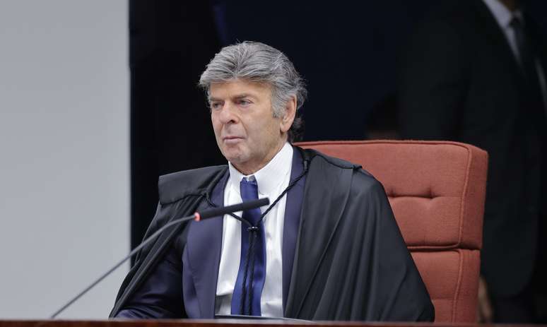 Luiz Fux dudante leitura do voto no julgamento da trama golpista