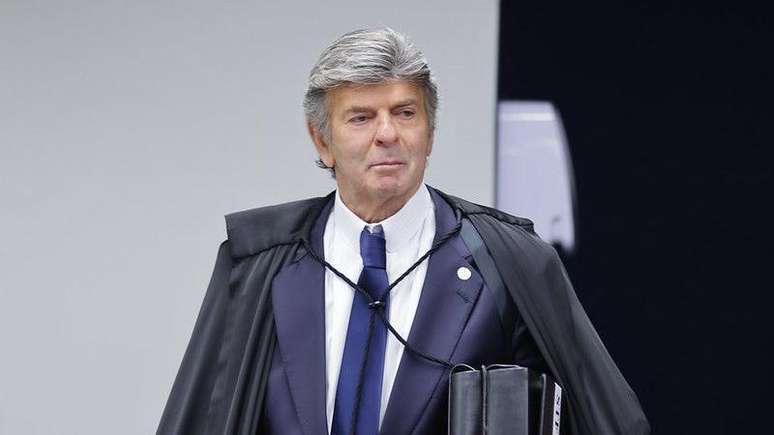 Luiz Fux &eacute; o terceiro ministro do STF a votar no julgamento de Bolsonaro