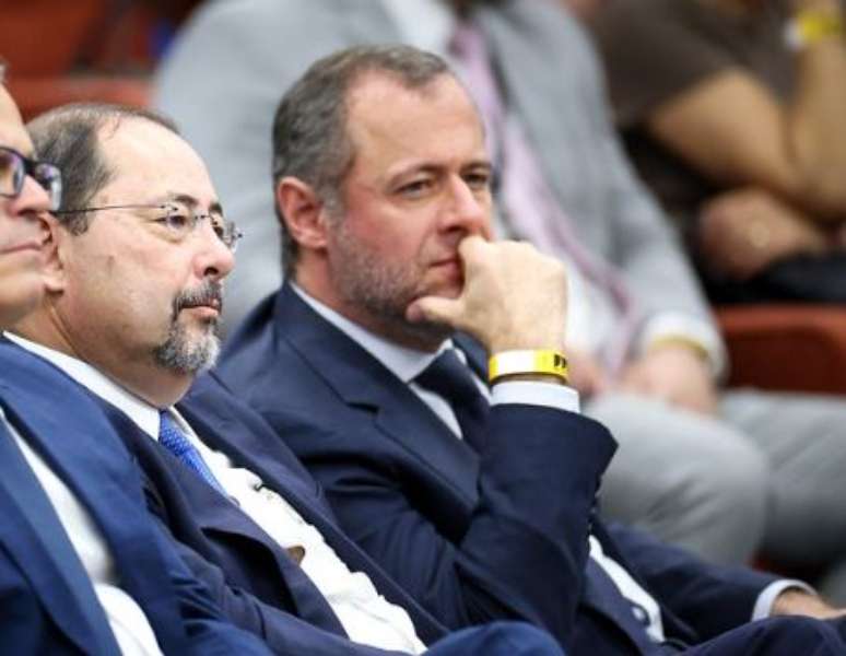 Advogados de Bolsonaro acompanham julgamento