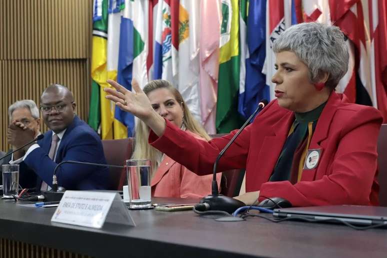 The amnesty of the Favelas Estperrates Federation in Brasilia and headquarters in RJ can be sold