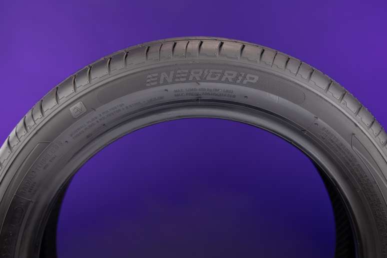 Significado dos n&uacute;meros e letras dos pneus: tudo o que voc&ecirc; precisa saber