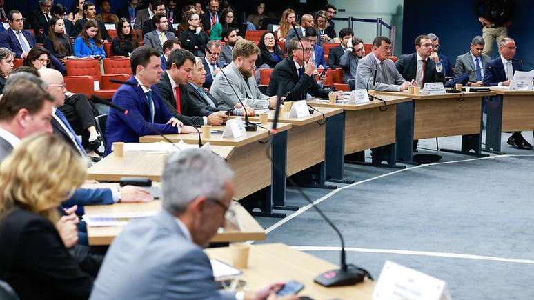 The defendants were all sentenced to the closed regime, with the exception of Mauro Cid, an informant
