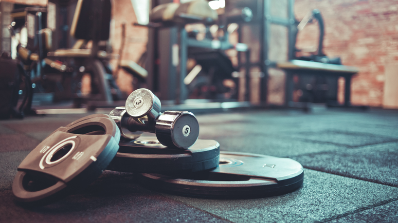 The study reveals: the weights of the gym have more bacteria of the seats of the health vessels