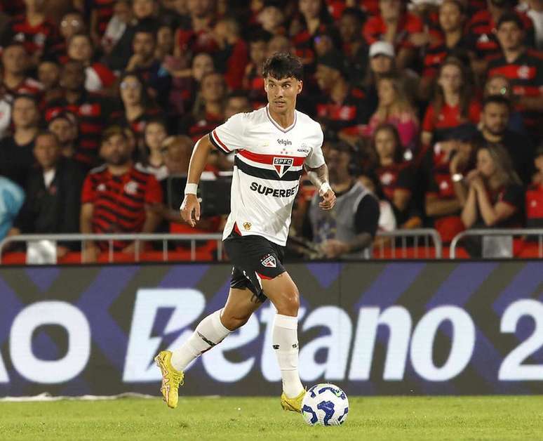 Besikitas fez uma sondagem por Ferreira, do S&atilde;o Paulo &ndash;