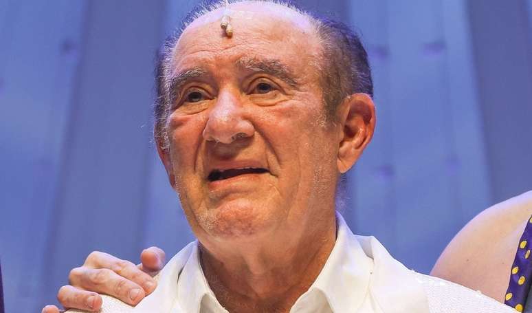 'Mentira absurda': revoltada, filha de Renato Aragão relata ataques na web e aponta nova 'fake news' contra o pai famoso.