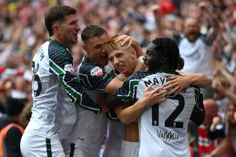 Jogadores do Sunderland comemorando o gol do acesso 