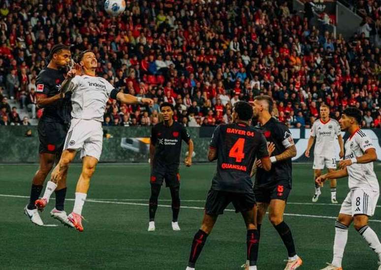 Jogo na Bay Arena foi bastante disputado, principalmente no segundo tempo &ndash; Divulga&ccedil;&atilde;o Eintracht Frankfurt @Eintracht