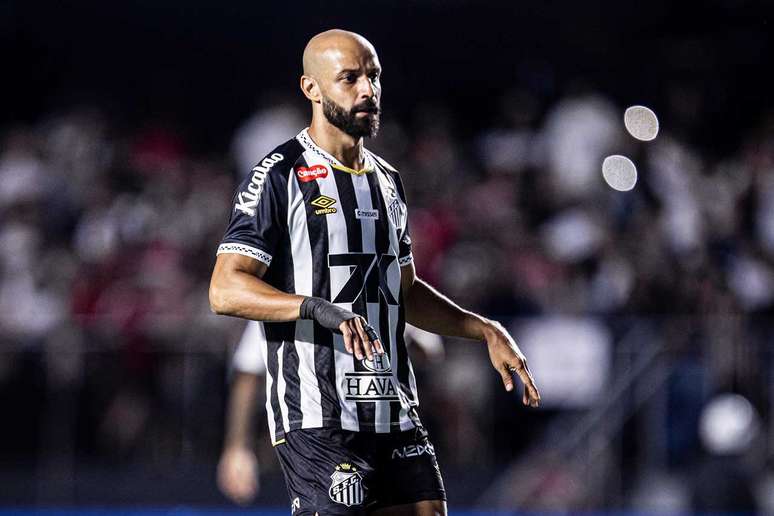 Thaciano enfrenta forte concorr&ecirc;ncia no Santos &ndash;