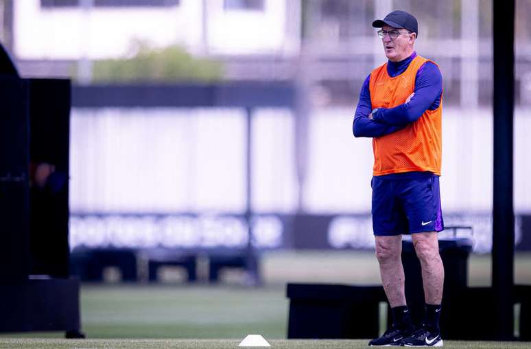 Dorival Júnior must repeat the scheme with three defenders - Dorival Júnior must repeat the scheme with three defenders -