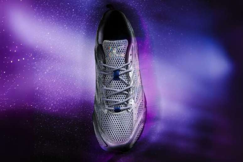 Mizuno Space Light