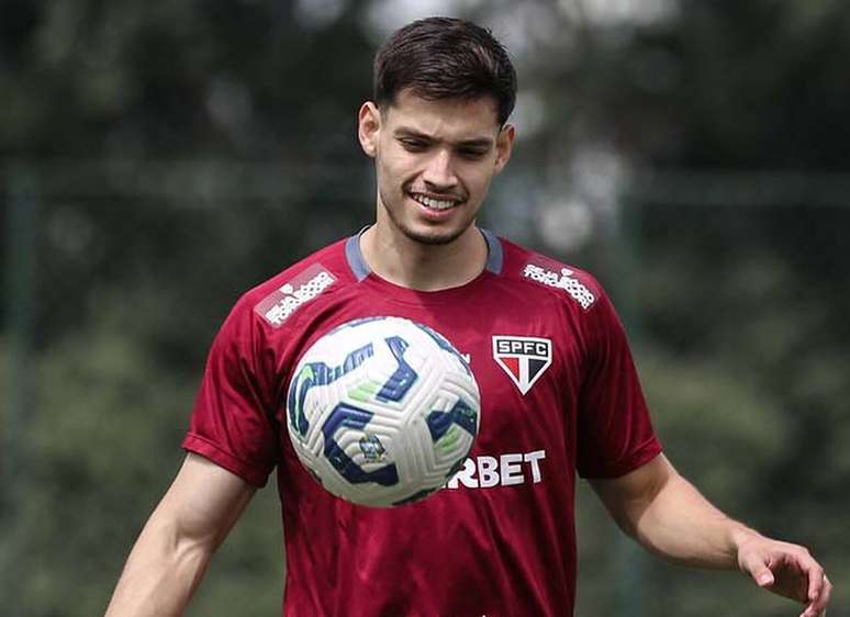 Bobadilla voltou &agrave; treinar ap&oacute;s representar o Paraguai na Data-Fifa &ndash;