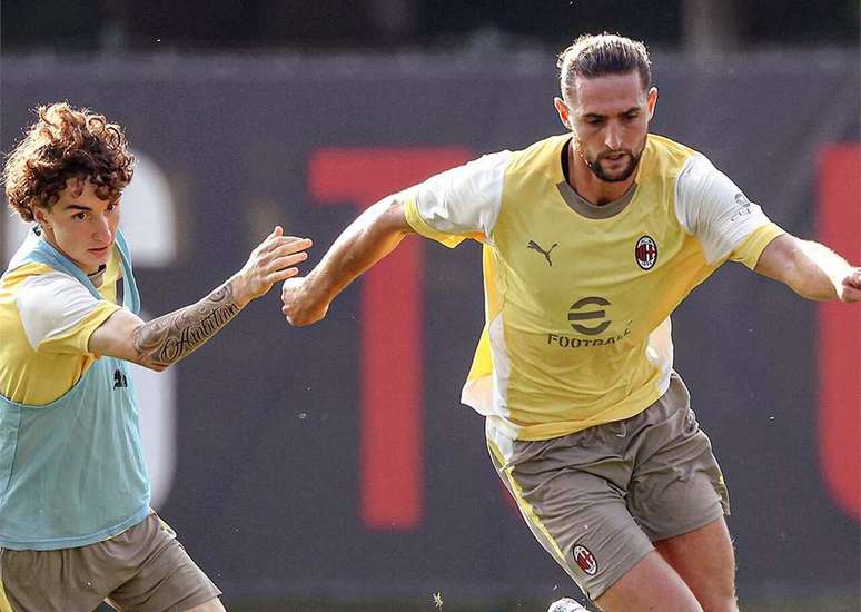 Rabiot (dir.) pode fazer estreia pelo Milan neste domingo &ndash;
