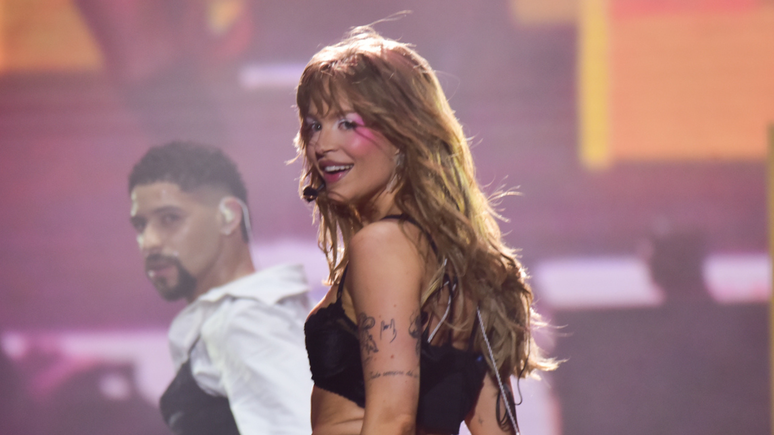 Luísa Sonza faz show no The Town