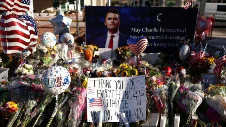 Mais de 100 mil pessoas participaram de um protesto por mais “liberdade de expressão” em Londres. Em 13 de setembro de 2025. O movimento foi convocado pelo ativista britânico de extrema direita Tommy Robinson.