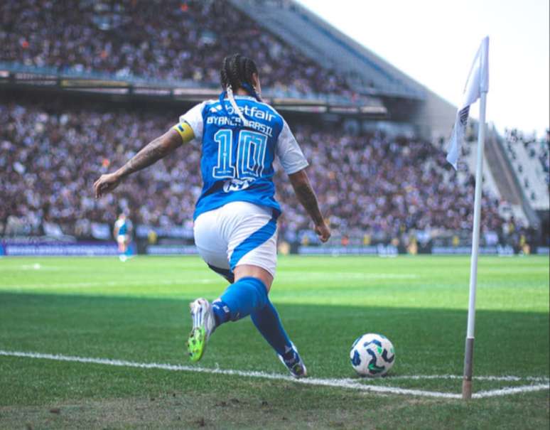 Byanca em ação na final do Cruzeiro contra o Corinthians –