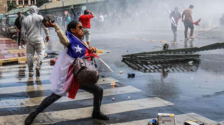 A percep&ccedil;&atilde;o de que as elites jogam com regras distintas prejudica a confian&ccedil;a nas institui&ccedil;&otilde;es e na legitimidade do sistema