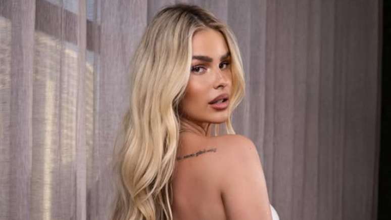 Has the line ridden? Yasmin Brunet is captured in a romantic atmosphere with the businessman; Know who