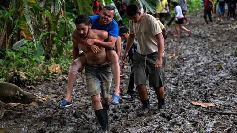 Migrantes feridos perto dos acampamentos humanit&aacute;rios conseguiram ser resgatados no Tamp&atilde;o de Dari&eacute;n