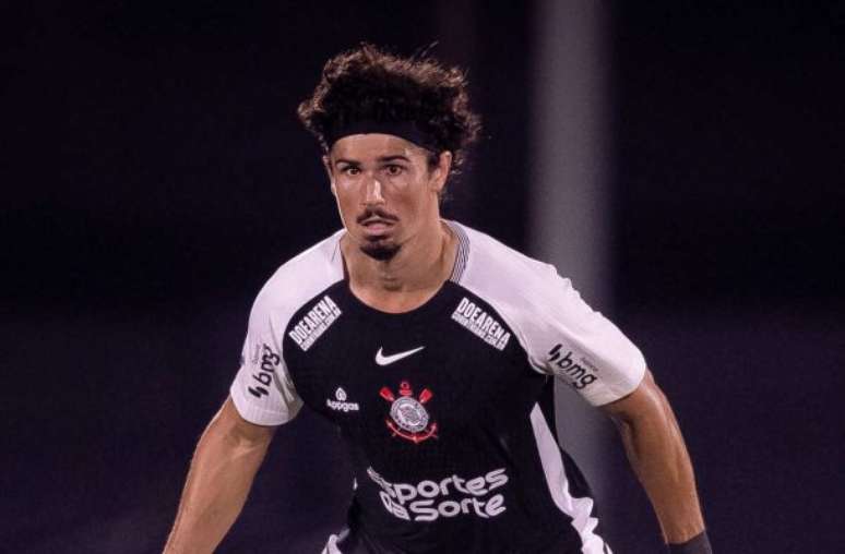 André Ramalho esteve envolvido no gol da vitória do Corinthians –