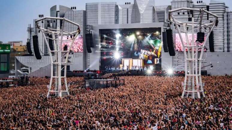 The city: famous stealing the scene with the gaze on the last day of the Festival The city: famous stealing the scene with the gaze on the last day of the Festival
