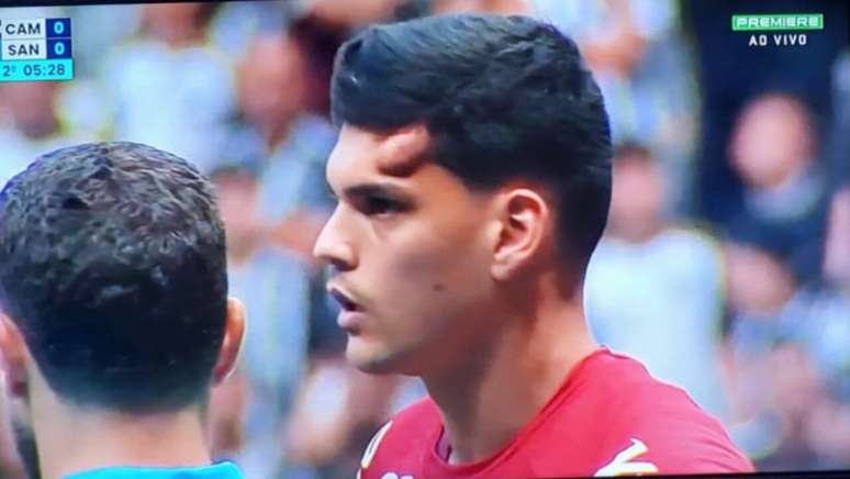 Braz&atilde;o com um galo na testa fica mais 15 minutos em campo&hellip;