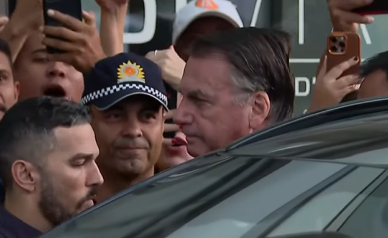 Authorized by Moraes, Bolsonaro arrives in the hospital to remove lesions to the skin