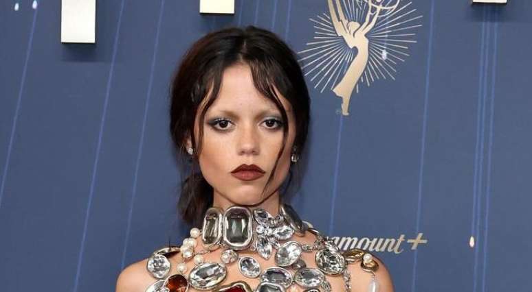 Emmy 2025: Jenna Ortega de, Selena in red and +
