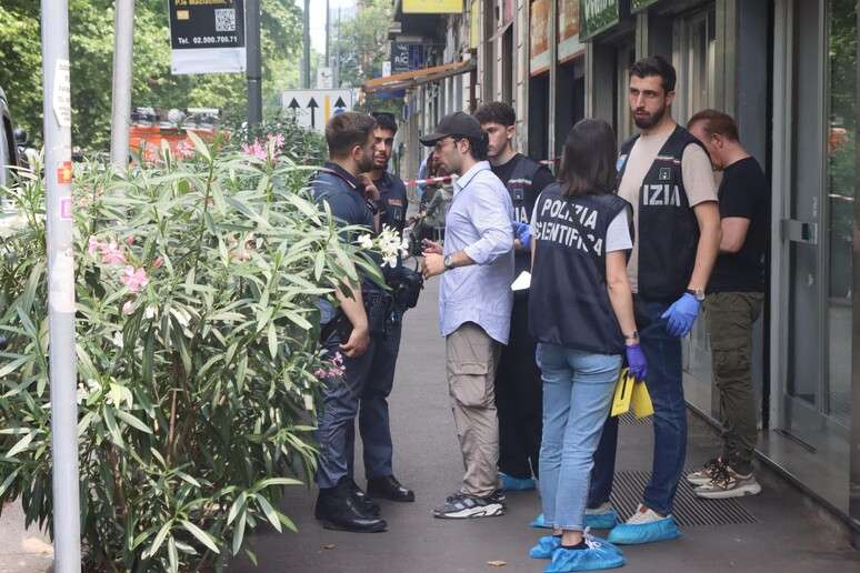 Policiais em Milão, em foto de arquivo