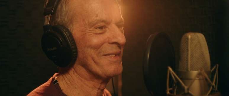 Ney Matogrosso e Gerson Conrad se reencontram em est&uacute;dio para a grava&ccedil;&atilde;o de m&uacute;sica in&eacute;dita